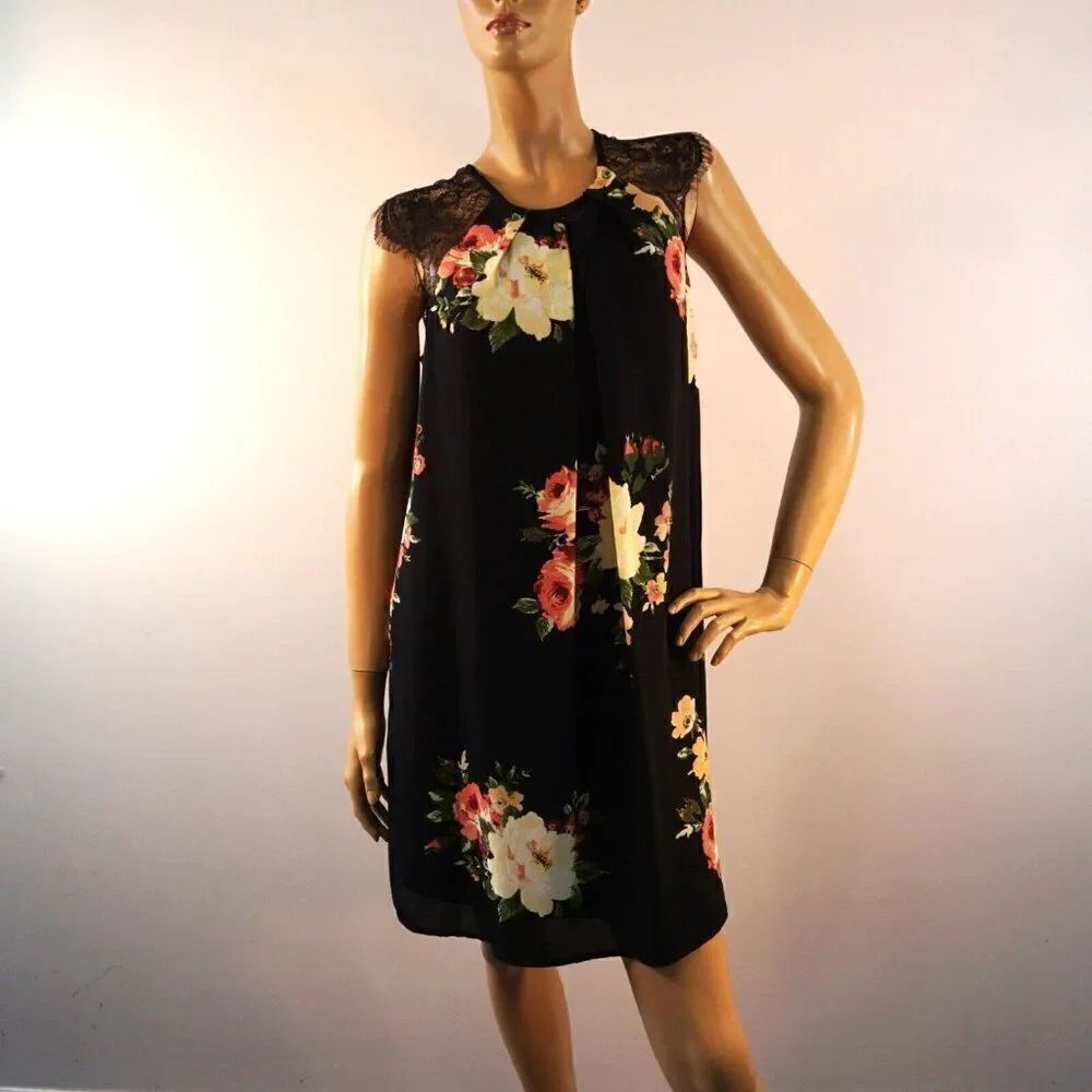 Bobeau Black Floral Shift Dress Womens Sz S Laced Shoulders Inverted Pleat Front